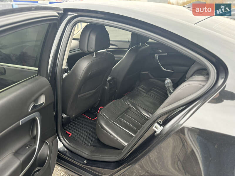 Лифтбек Opel Insignia 2010 в Киеве