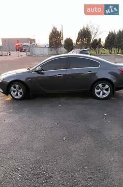 Седан Opel Insignia 2010 в 