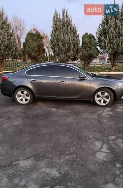 Седан Opel Insignia 2010 в 