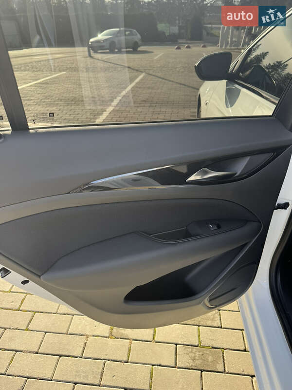 Лифтбек Opel Insignia 2022 в Луцке