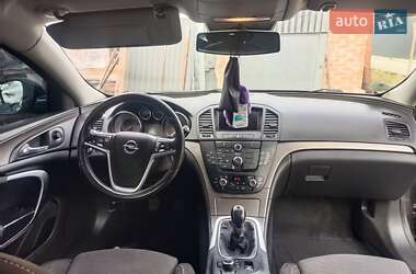 Универсал Opel Insignia 2010 в Ромнах