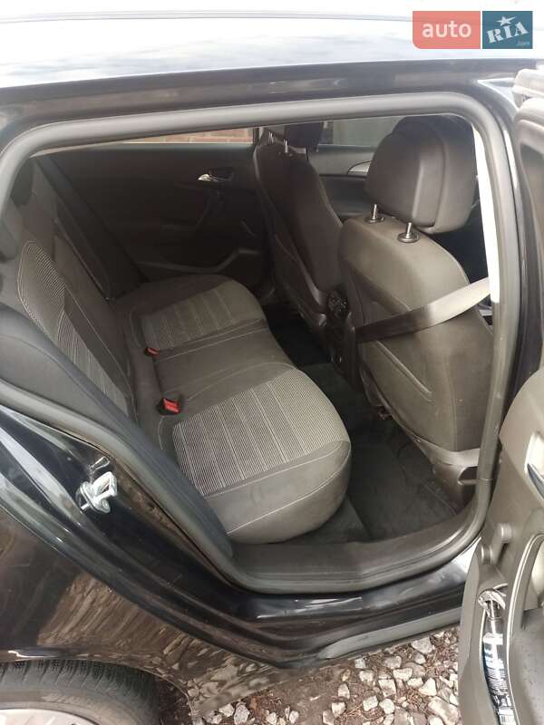 Універсал Opel Insignia 2010 в Ромнах фото 20 Універсал Opel Insignia 2010 в Ромнах