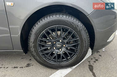 Ліфтбек Opel Insignia 2010 в 