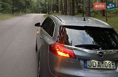 Универсал Opel Insignia 2010 в 