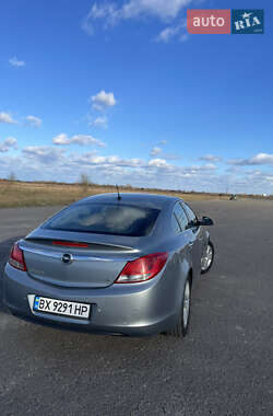 Седан Opel Insignia 2010 в Березному