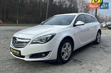 Універсал Opel Insignia 2014 в Чернівцях