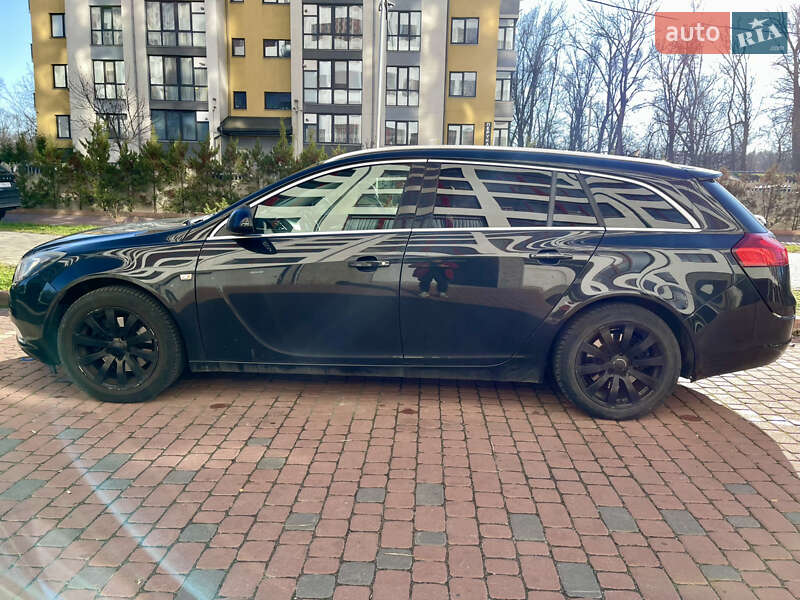 Універсал Opel Insignia 2010 в Івано-Франківську
