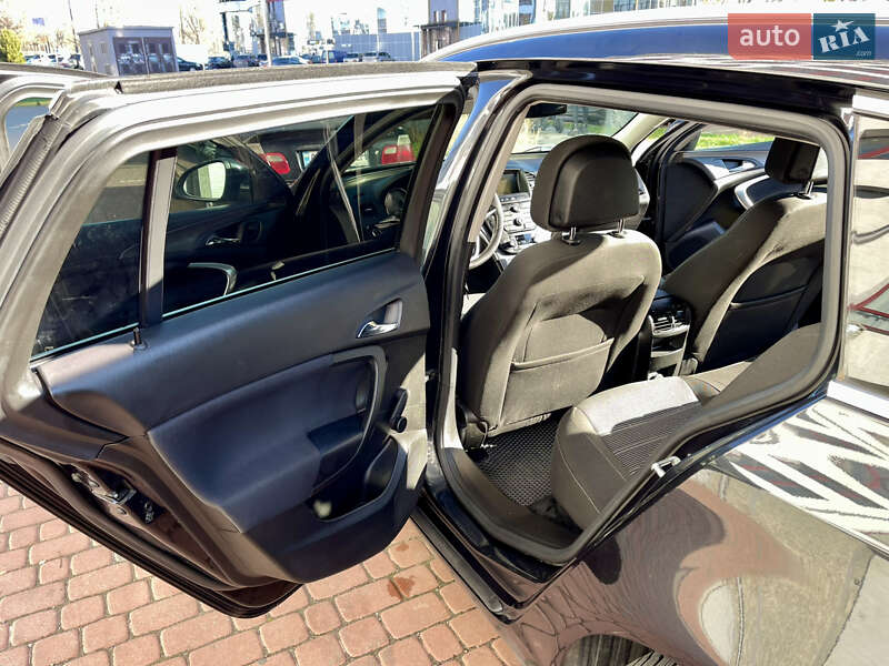 Універсал Opel Insignia 2010 в Івано-Франківську