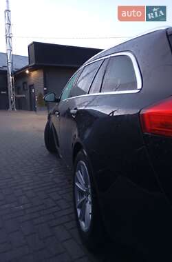 Універсал Opel Insignia 2010 в Сарнах