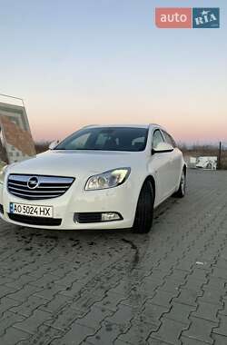 Универсал Opel Insignia 2012 в 