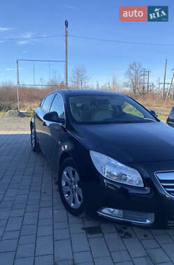 Седан Opel Insignia 2011 в Виноградові