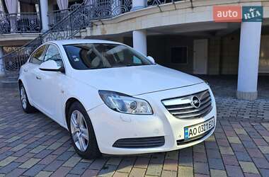 Седан Opel Insignia 2011 в Мукачевому