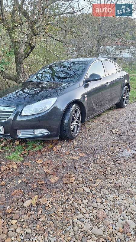 Седан Opel Insignia 2011 в Иршаве