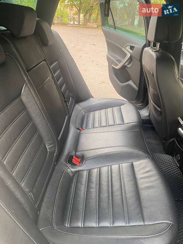 Універсал Opel Insignia 2013 в Черкасах