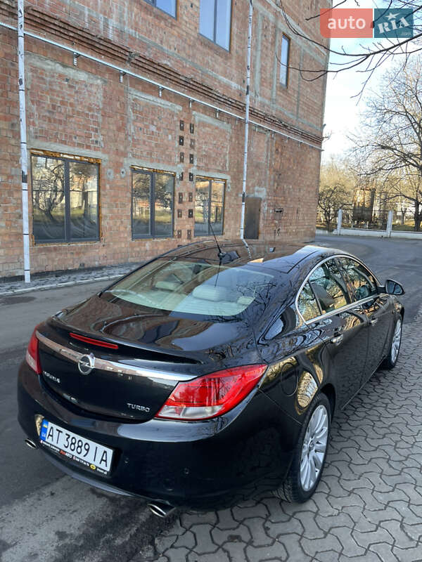 Седан Opel Insignia 2010 в Черновцах
