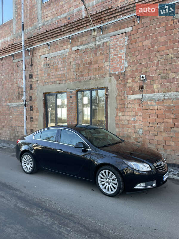 Седан Opel Insignia 2010 в Черновцах