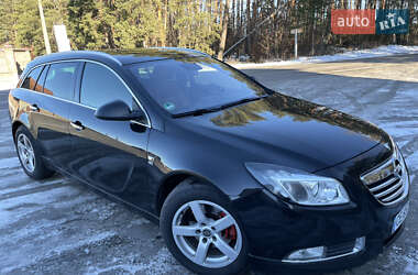 Универсал Opel Insignia 2011 в Костополе