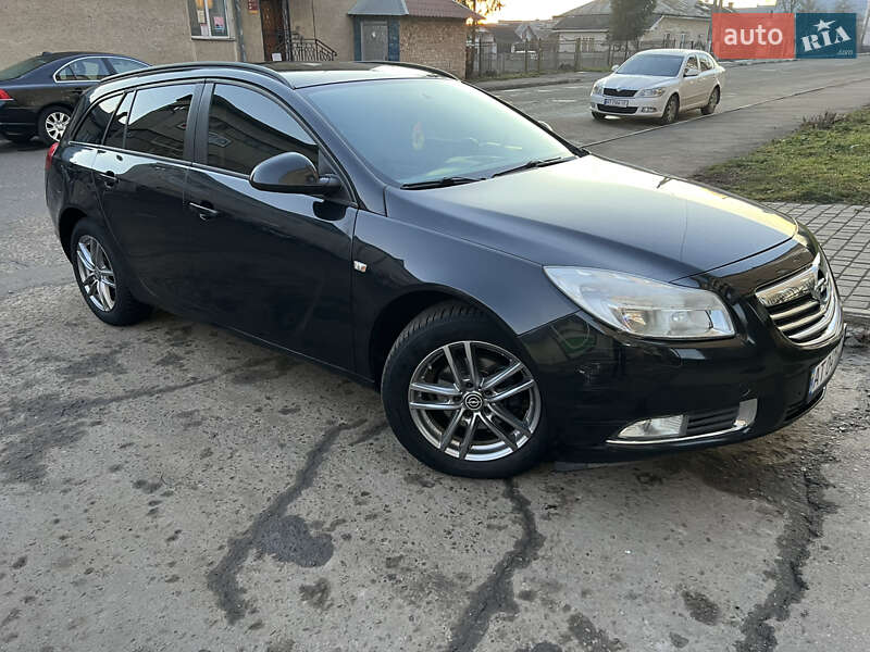 Універсал Opel Insignia 2012 в Тлумачі