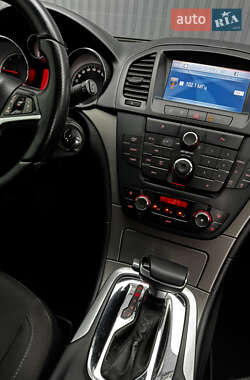 Универсал Opel Insignia 2010 в 