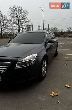 Универсал Opel Insignia 2010 в 