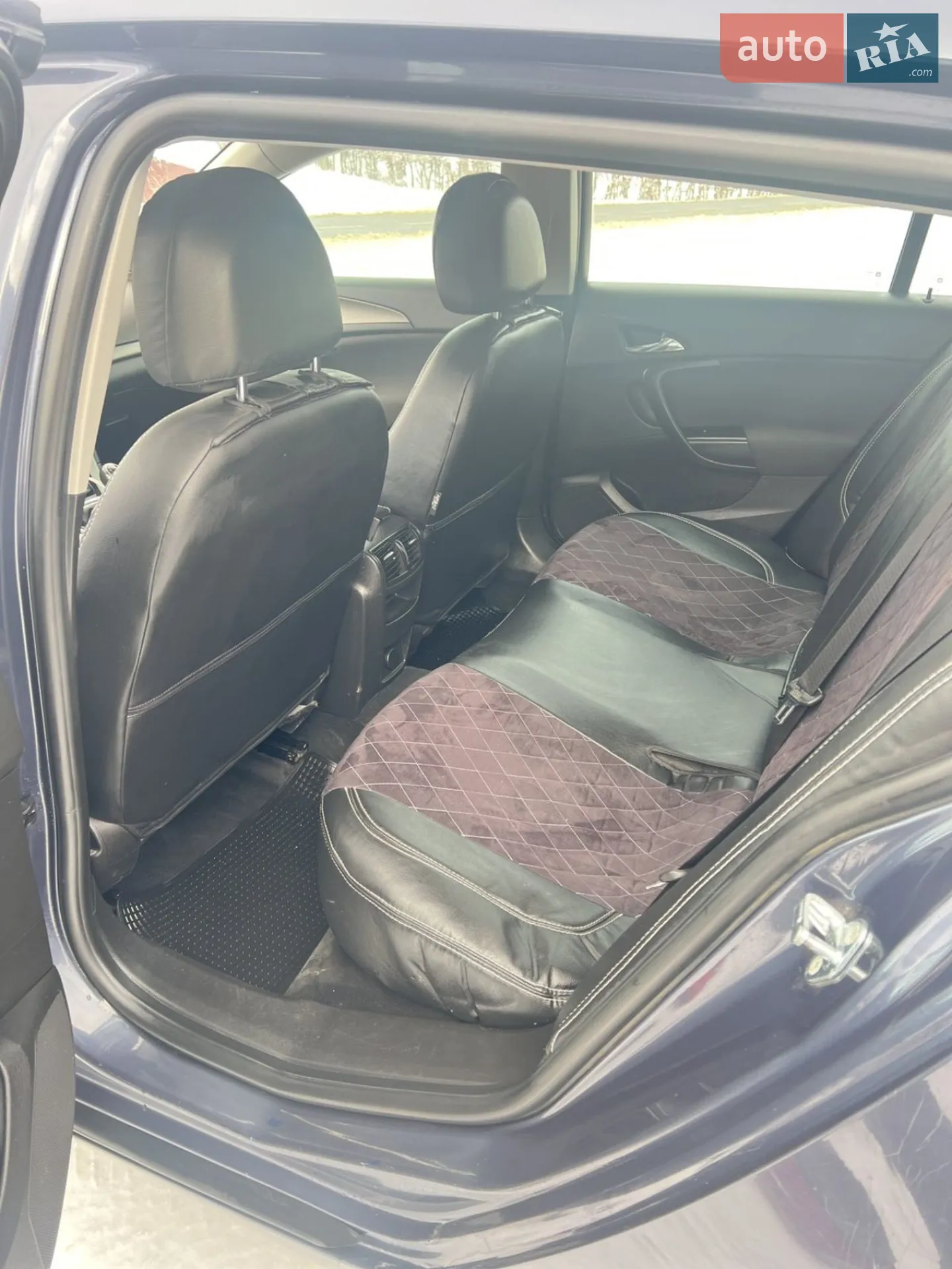 2010 Opel Insignia - мініатюра 5