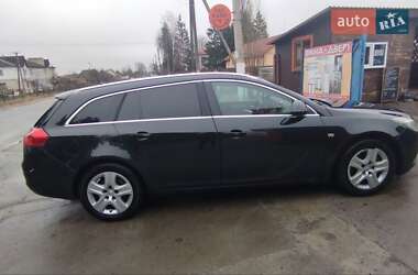 Универсал Opel Insignia 2010 в 