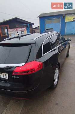 Универсал Opel Insignia 2010 в 