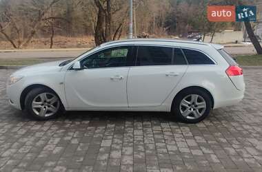 Универсал Opel Insignia 2010 в 