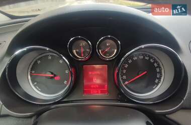 Универсал Opel Insignia 2010 в 