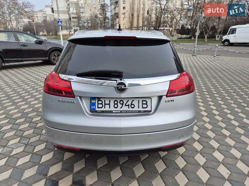 Универсал Opel Insignia 2013 в Черноморске