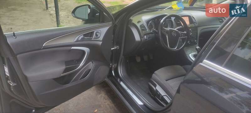 Универсал Opel Insignia 2011 в Тростянце