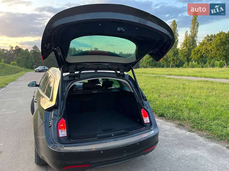 Универсал Opel Insignia 2011 в Тростянце