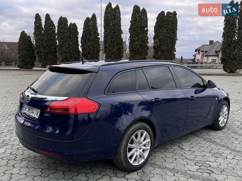 Универсал Opel Insignia 2013 в Дубно