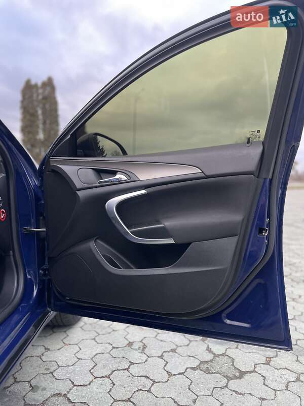 Универсал Opel Insignia 2013 в Дубно