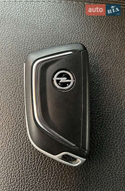 Седан Opel Insignia 2011 в 