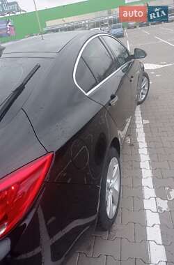 Седан Opel Insignia 2011 в 