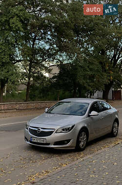 Седан Opel Insignia 2015 в Коростене