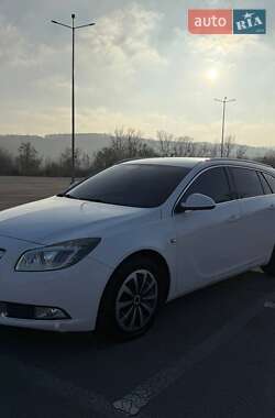 Універсал Opel Insignia 2013 в Чернівцях