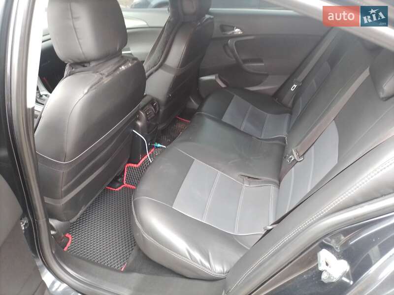 Ліфтбек Opel Insignia 2013 в Житомирі