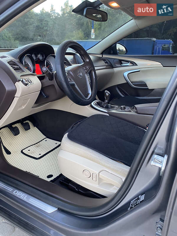 Лифтбек Opel Insignia 2010 в 