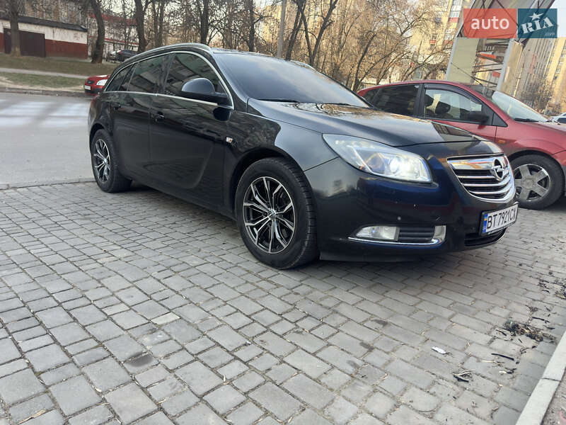Універсал Opel Insignia 2011 в Херсоні