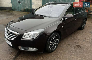 Універсал Opel Insignia 2010 в Чернігові