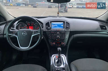 Универсал Opel Insignia 2010 в 