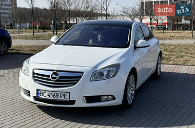 Лифтбек Opel Insignia 2011 в Львове