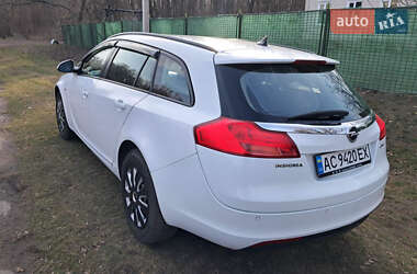 Універсал Opel Insignia 2010 в Гельмязові