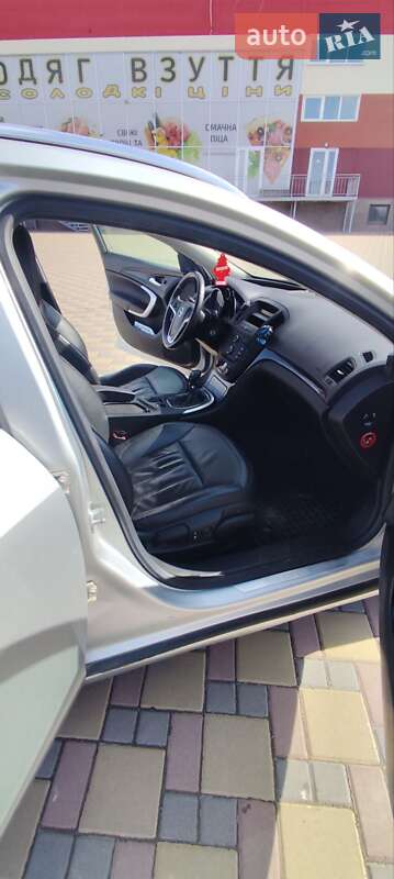 Универсал Opel Insignia 2009 в Гайсине