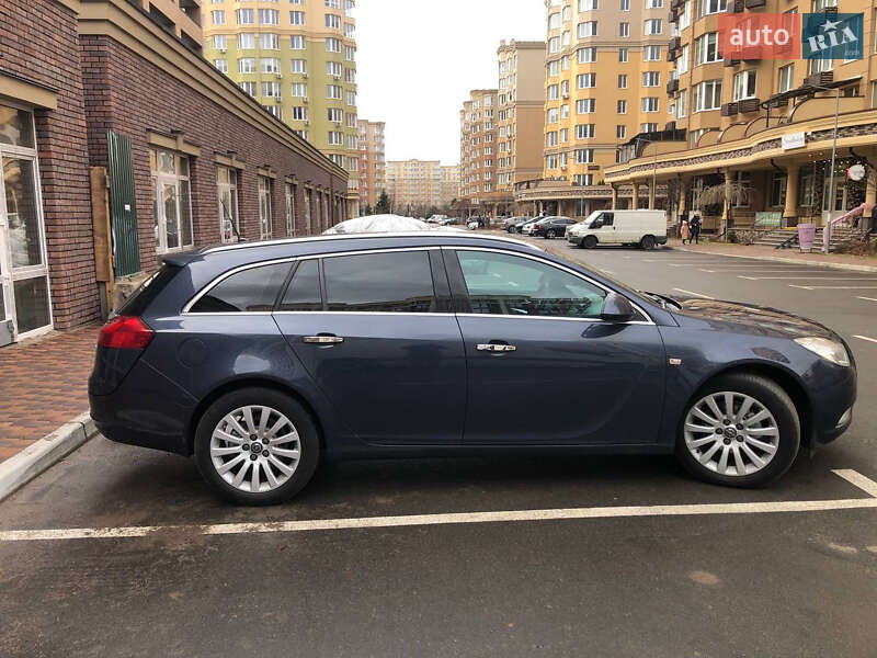 Універсал Opel Insignia 2010 в Києві