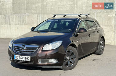Универсал Opel Insignia 2013 в 