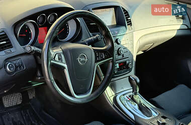 Универсал Opel Insignia 2013 в 