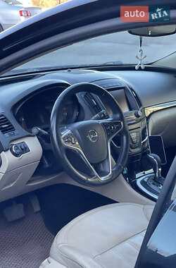 Универсал Opel Insignia 2015 в 